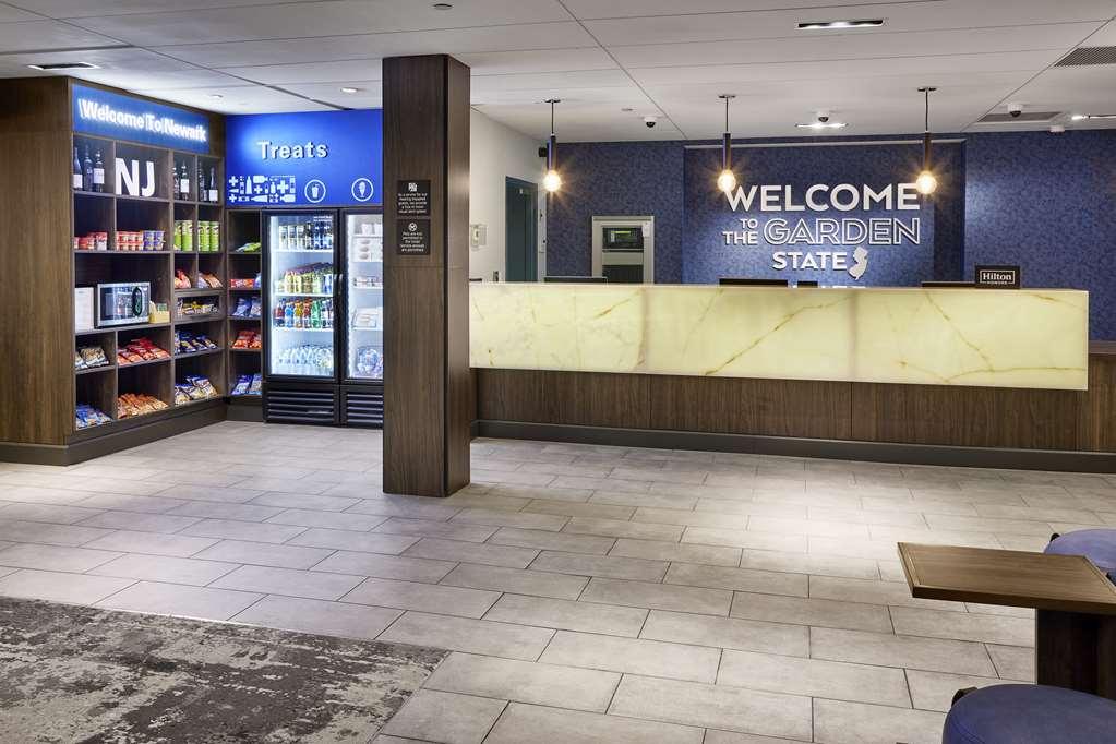 Hampton Inn Newark Airport Interior foto